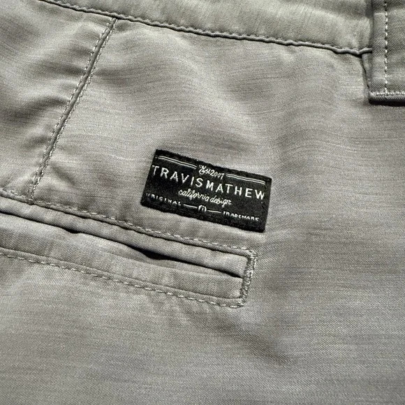 Travis Mathew Men's Golf Shorts SZ 38 Gray Slash Pockets Stretch - Picture 9 of 11